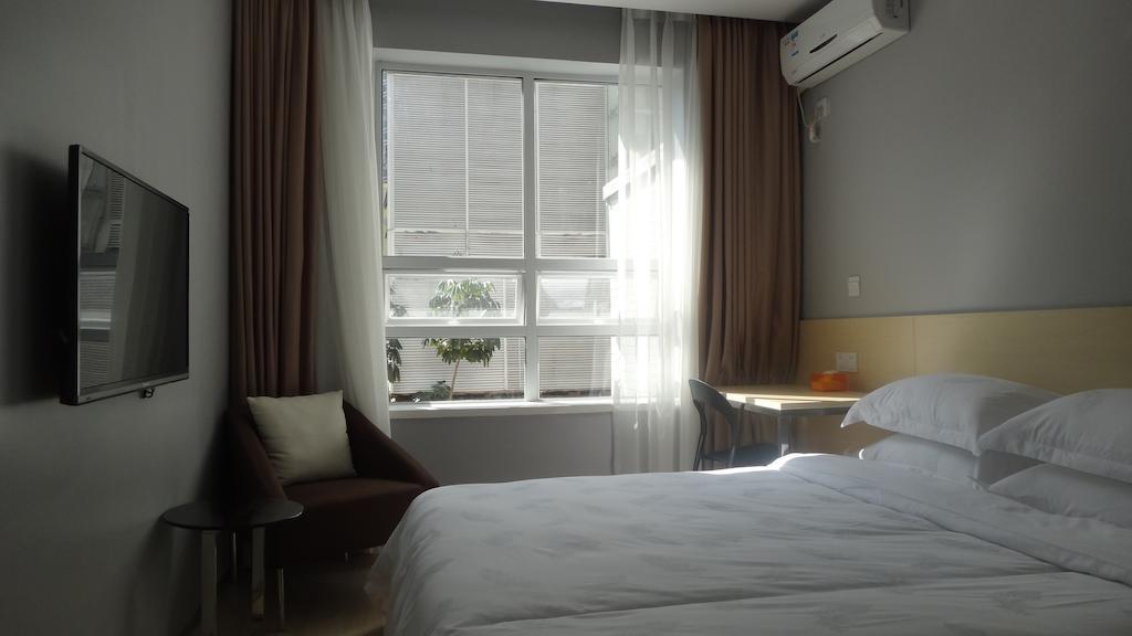 Colour Inn - She Kou Branch Shenzhen Room photo